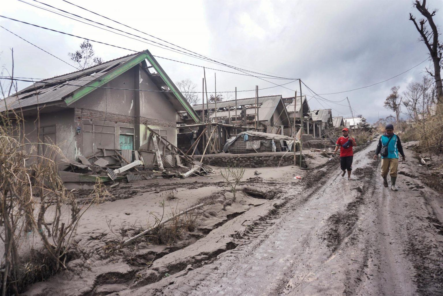 Para La Naturaleza La Erupción De Un Volcán En Indonesia Deja 15 Muertos Y 27 Desaparecidos 3596